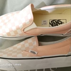 BNIB Vans Classic Slip-on Sneakers in Peach & White Size W9/M7.5